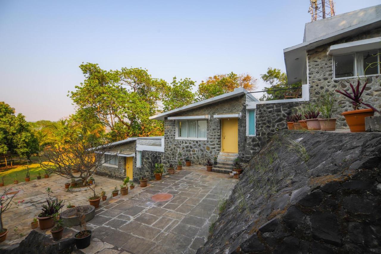V Resorts Mahua Bagh Murud Nāndgaon Exteriör bild