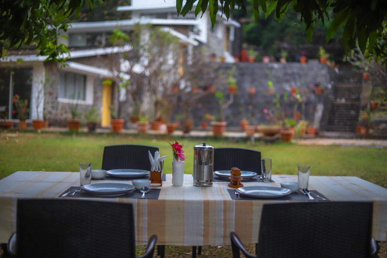 V Resorts Mahua Bagh Murud Nāndgaon Exteriör bild